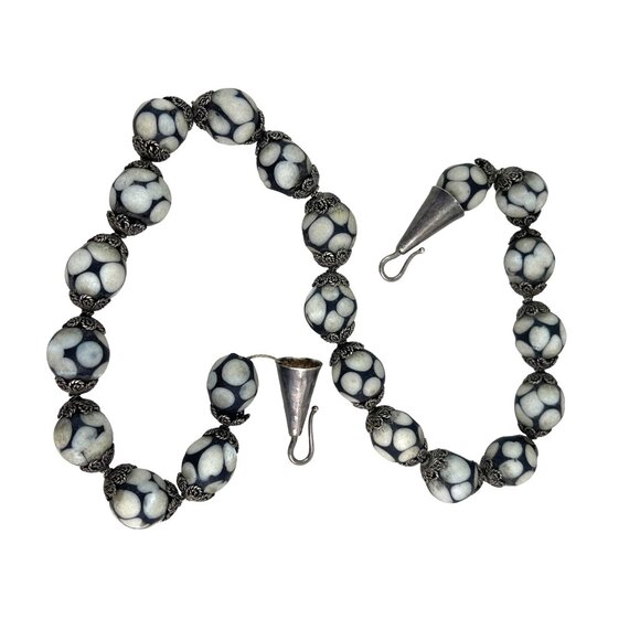 Vintage Handcrafted Necklace With Black & White Ceramic Beads Silver Clasps & Fl - Picture 8 of 9